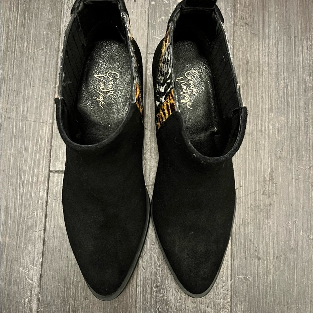 Crown vintage suede booties size 7 1/2